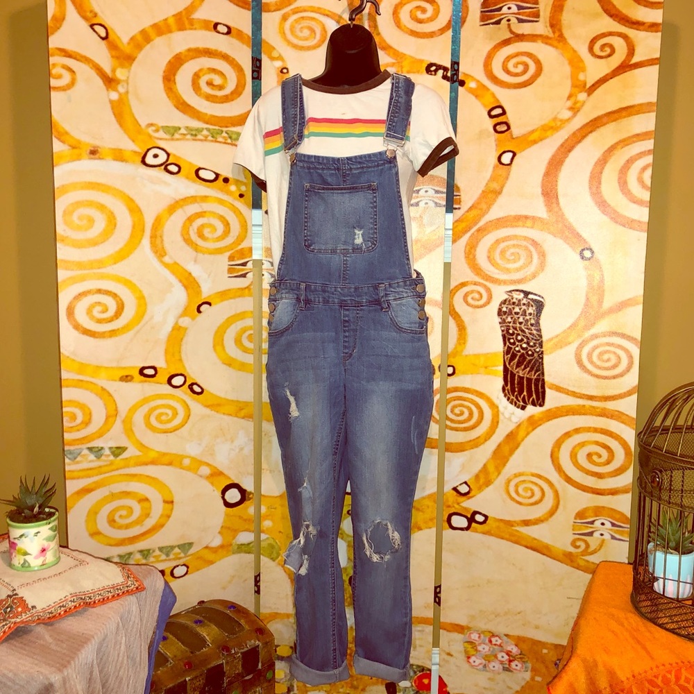 Great chic overalls!